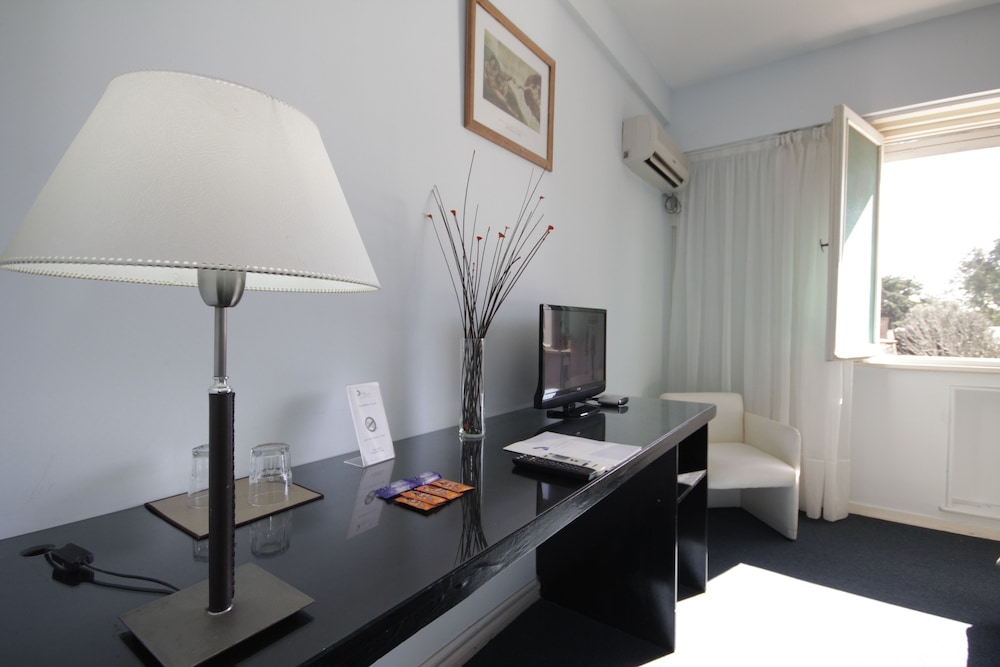 Family Room, 2 Bedrooms photo 2