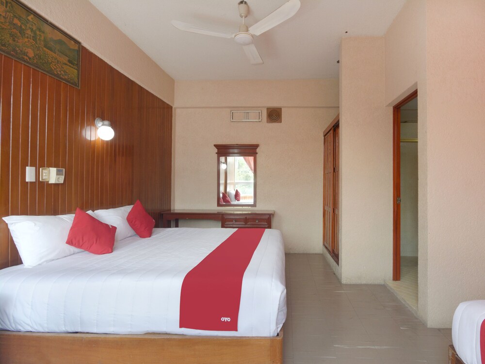 Economy Quadruple Room - Photo 7
