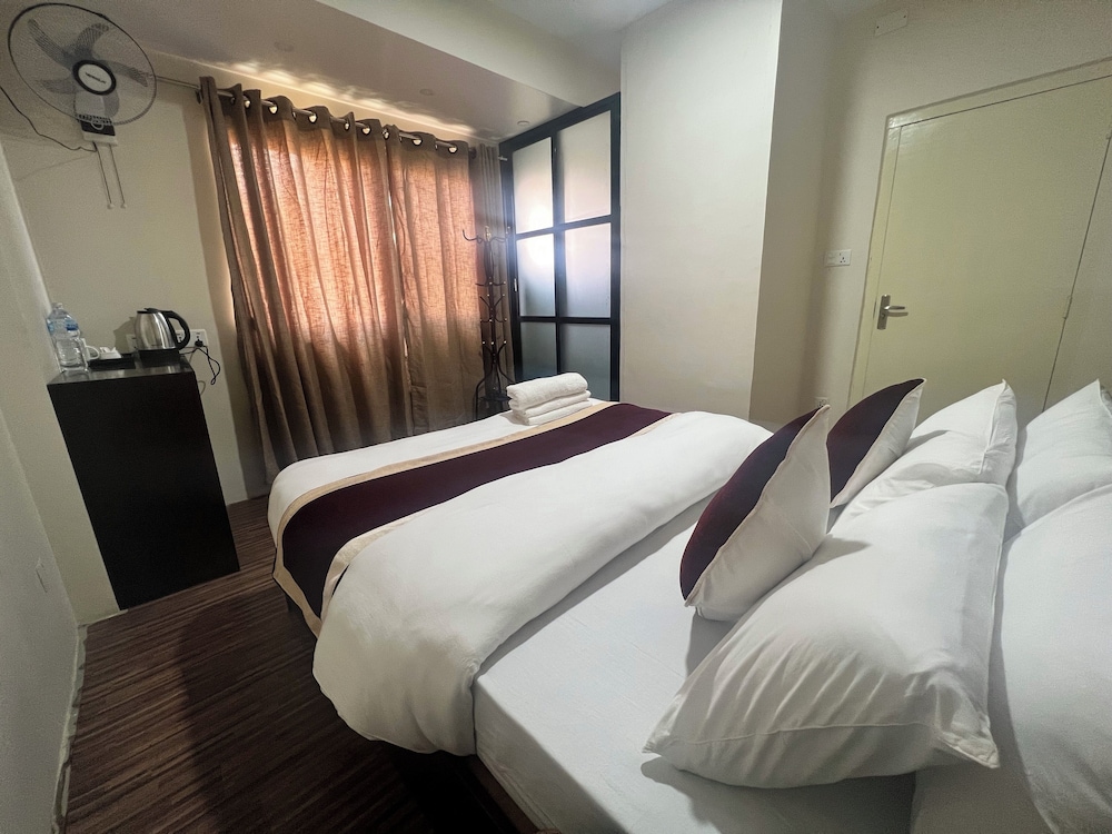 Standard Double Room - Photo 3