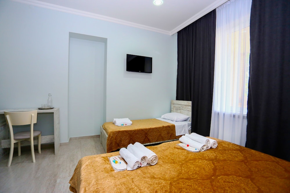 Basic Triple Room, 3 Twin Beds, Non Smoking photo 2