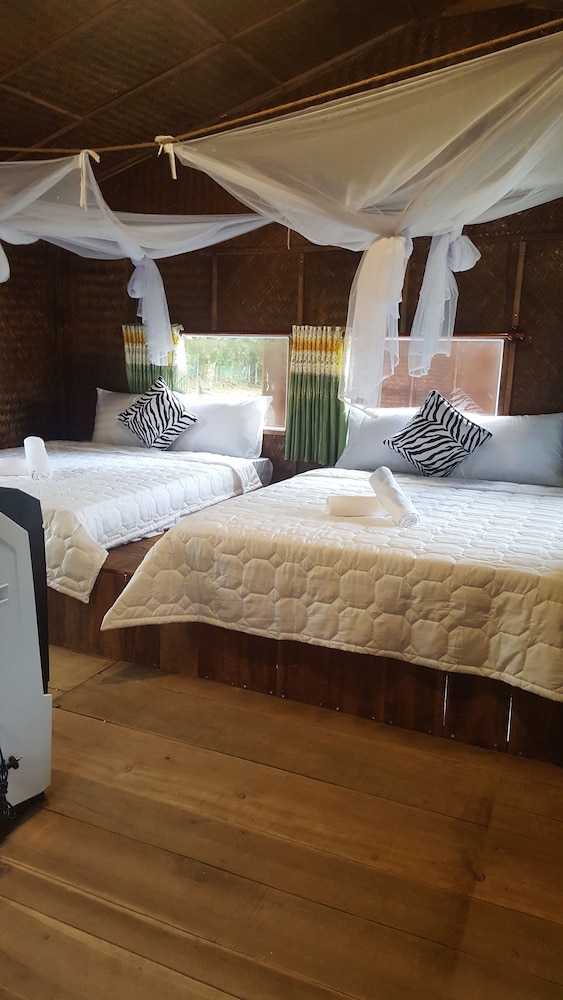 Twin Room, River View photo 3