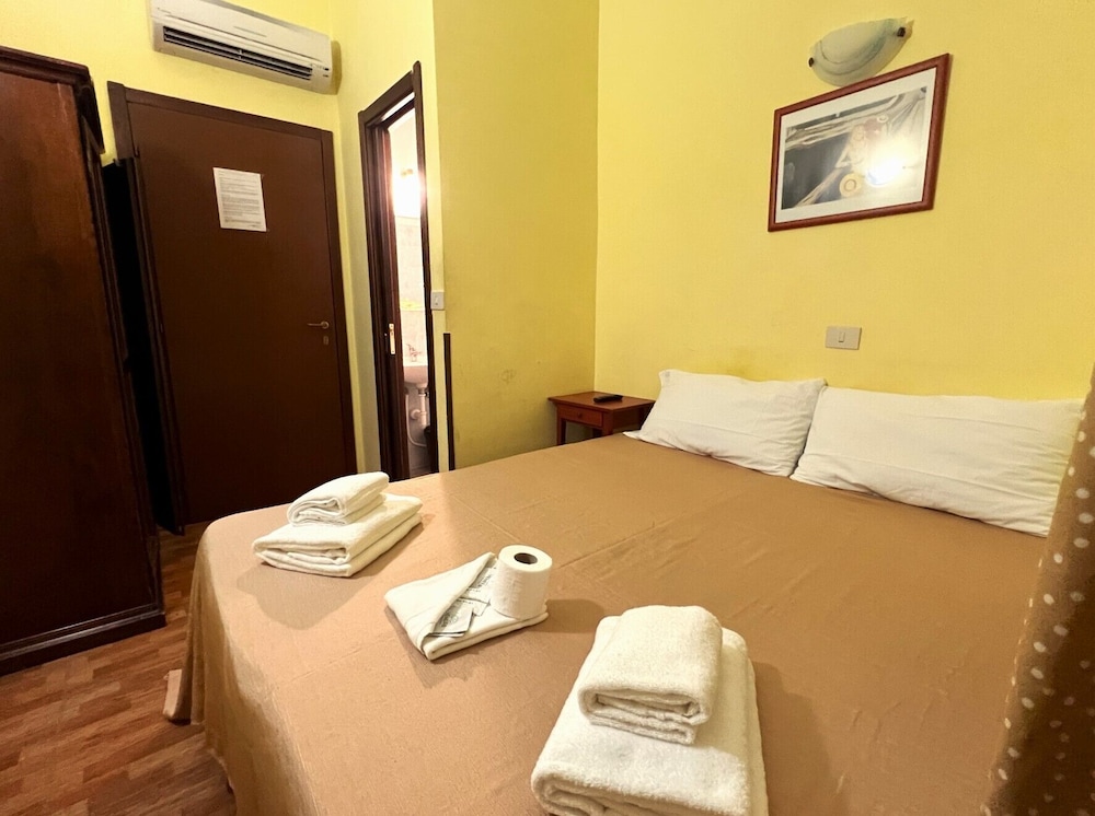 Basic Double Room