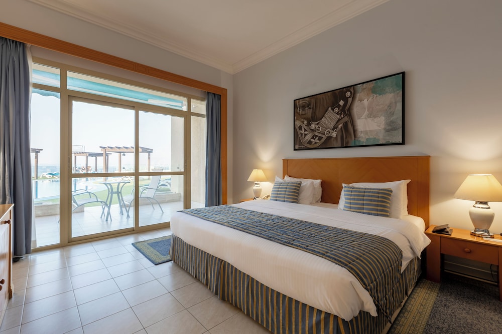 PANORAMIC SEA VIEW KING photo 3