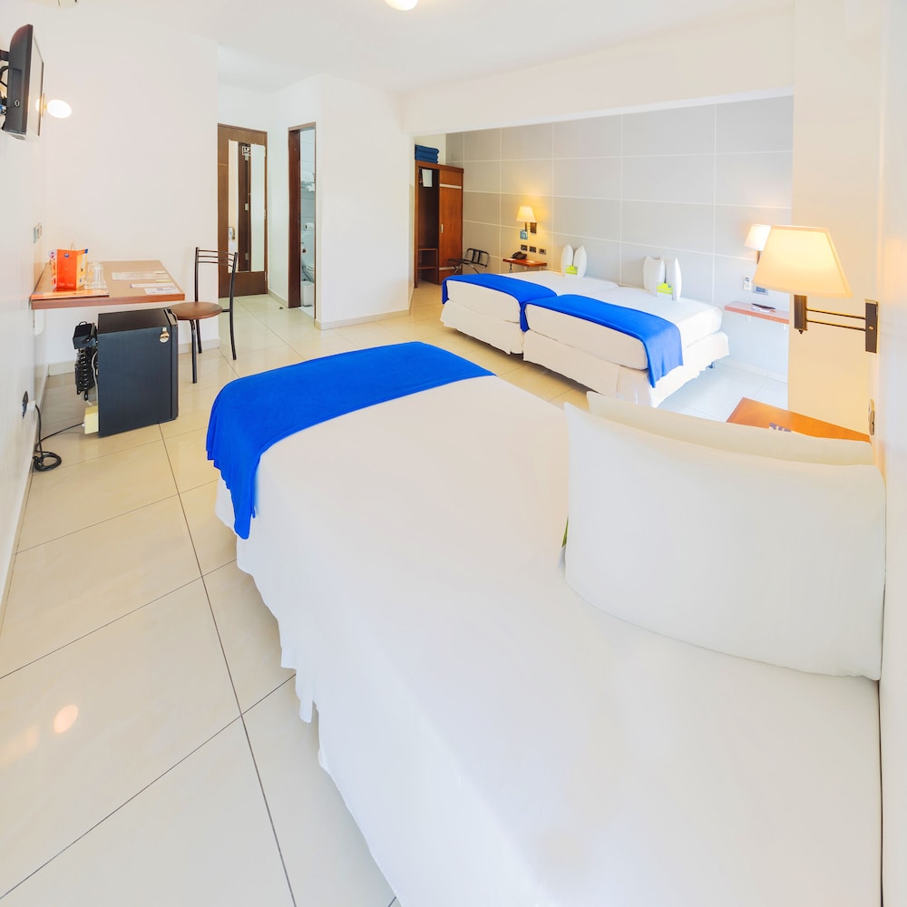 Triple Room, 3 Twin Beds - Photo 3