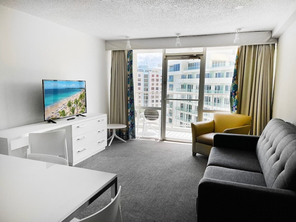 One Bedroom Suite photo 1