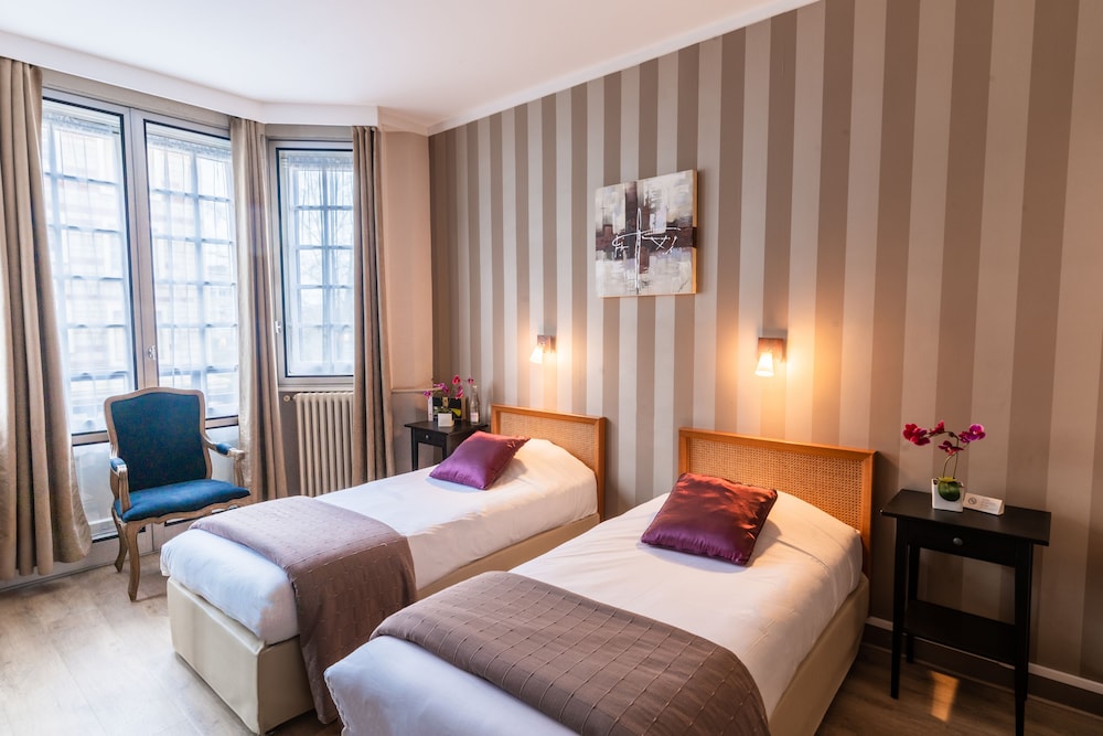 Double or Twin Room - Photo 3