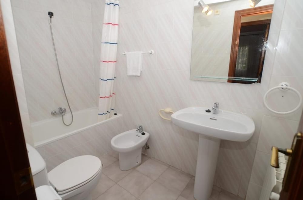 Family Apartment, 3 Bedrooms, Garden View photo 2