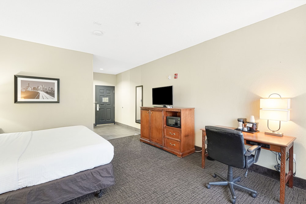 Room, 1 King Bed, Non Smoking - Photo 4