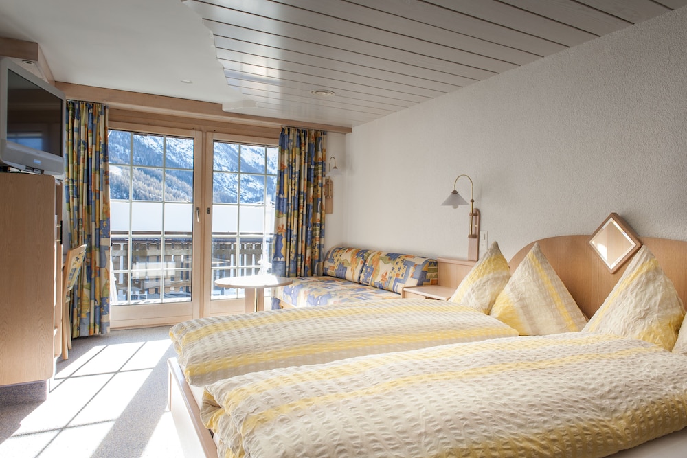 Superior Double Room, Mountain View photo 2