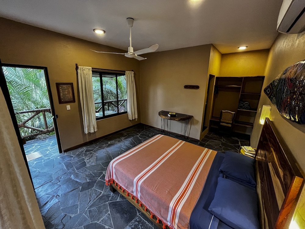 Comfort Room photo 1