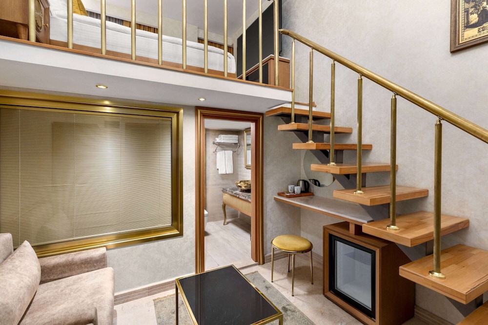 Duplex Suite with Jetted Tub photo 1