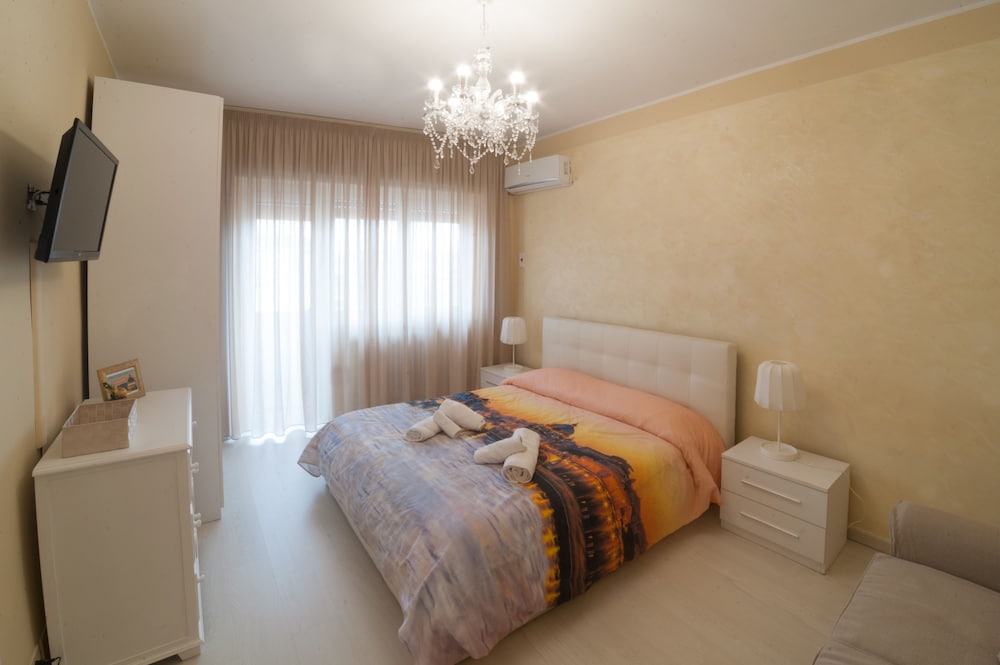 Suite, 2 Bedrooms, City View