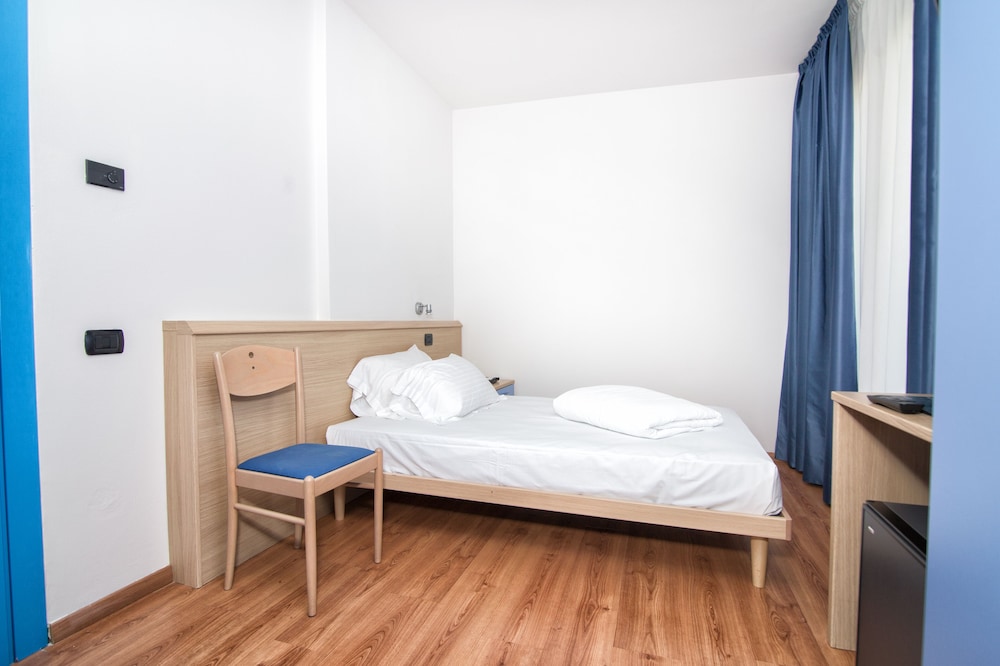 Standard Single Room photo 2