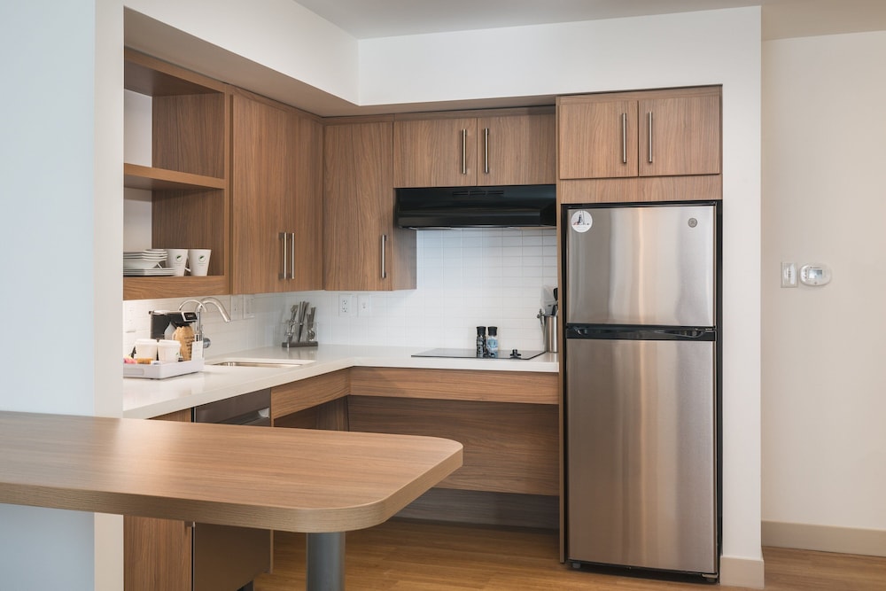 Suite, 1 Bedroom - Photo 3