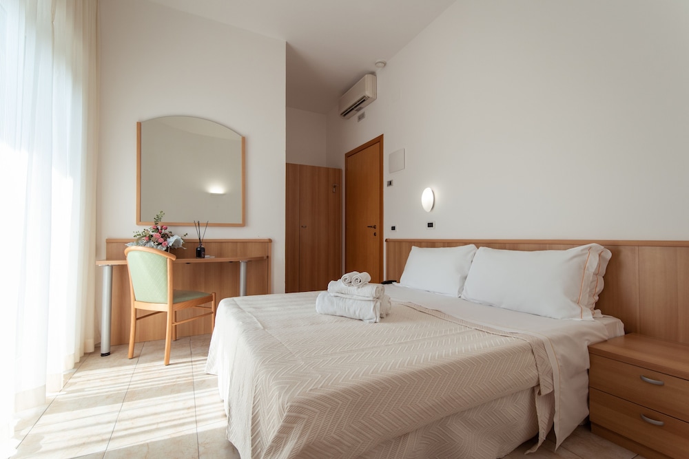 Comfort Double or Twin Room photo 2