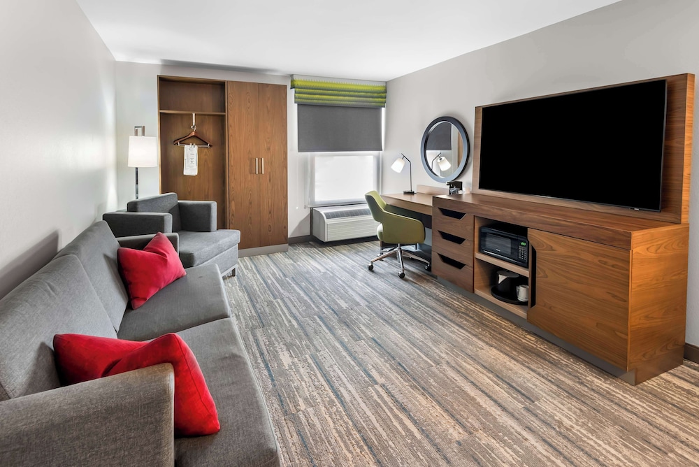 Studio Suite - Photo 2