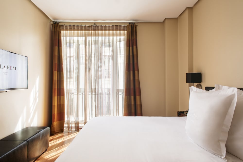 Junior Suite, Balcony - Photo 4