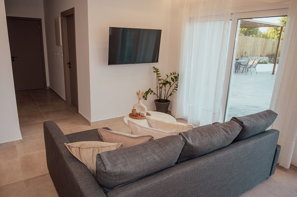 ng Lique Pool Garden Apartment, Billede 12