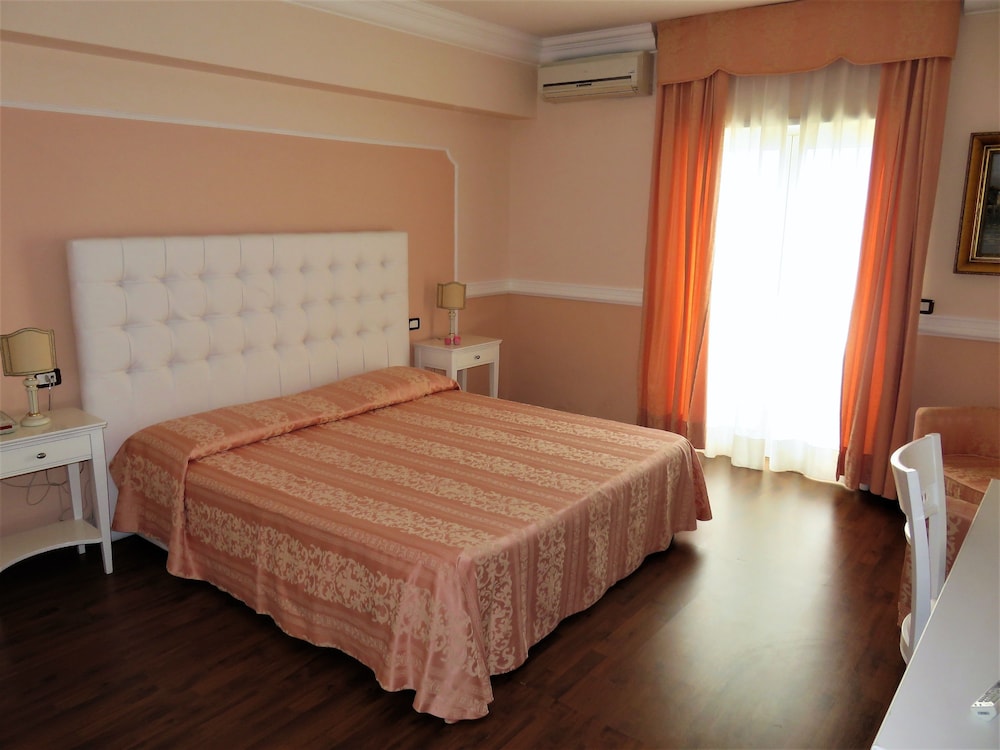 Junior Suite, Bathtub, Tower