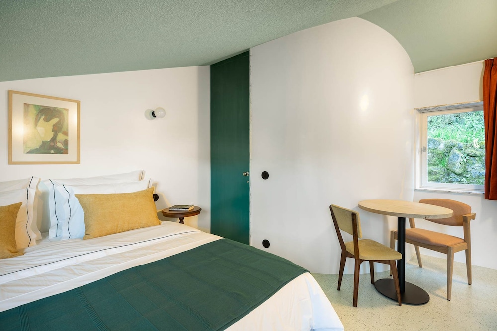 Panoramic Room - Photo 6