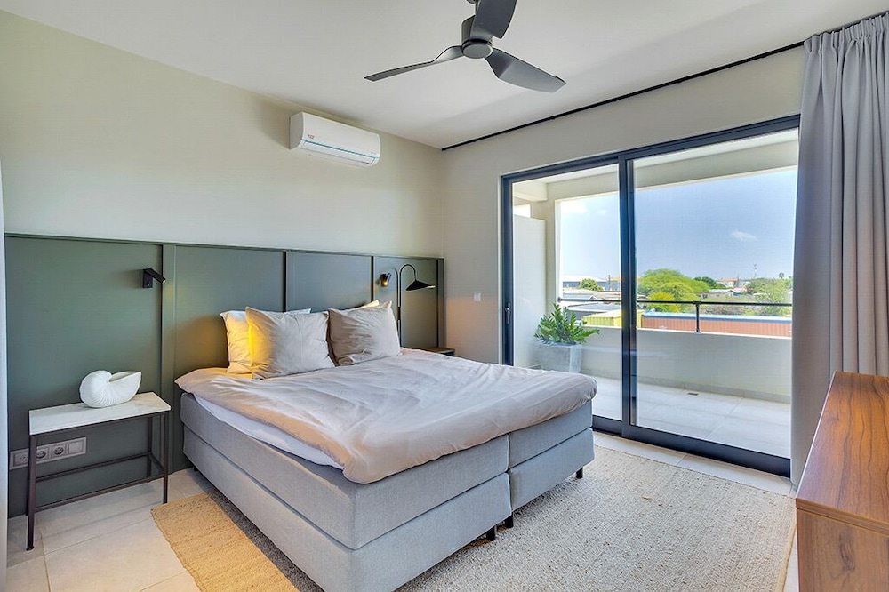 Deluxe Suite, 1 King Bed