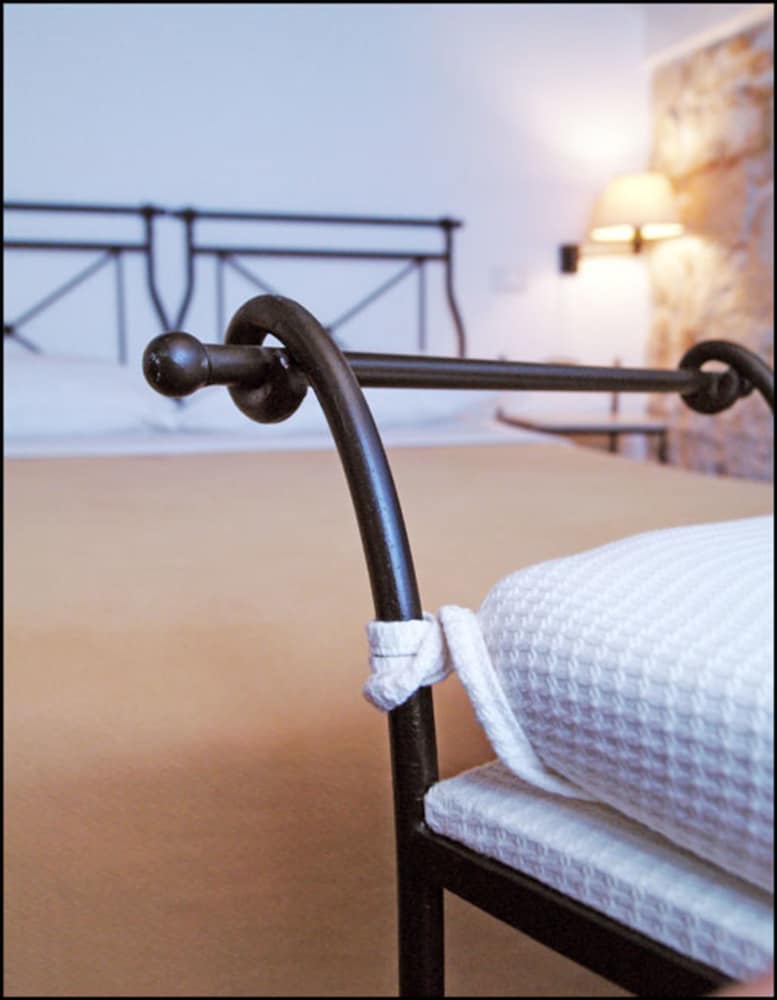 Standard Double or Twin Room - Photo 4