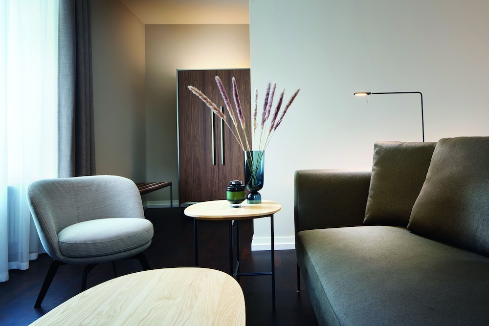 Superior Double Room thumbnail 6