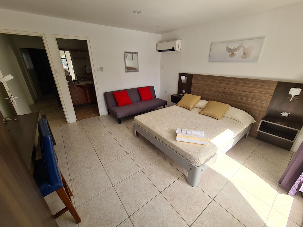 Villa photo 3