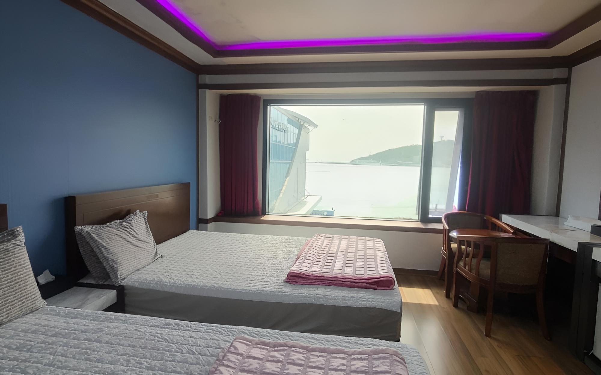 Room (Sea view twin bed) - Photo 2