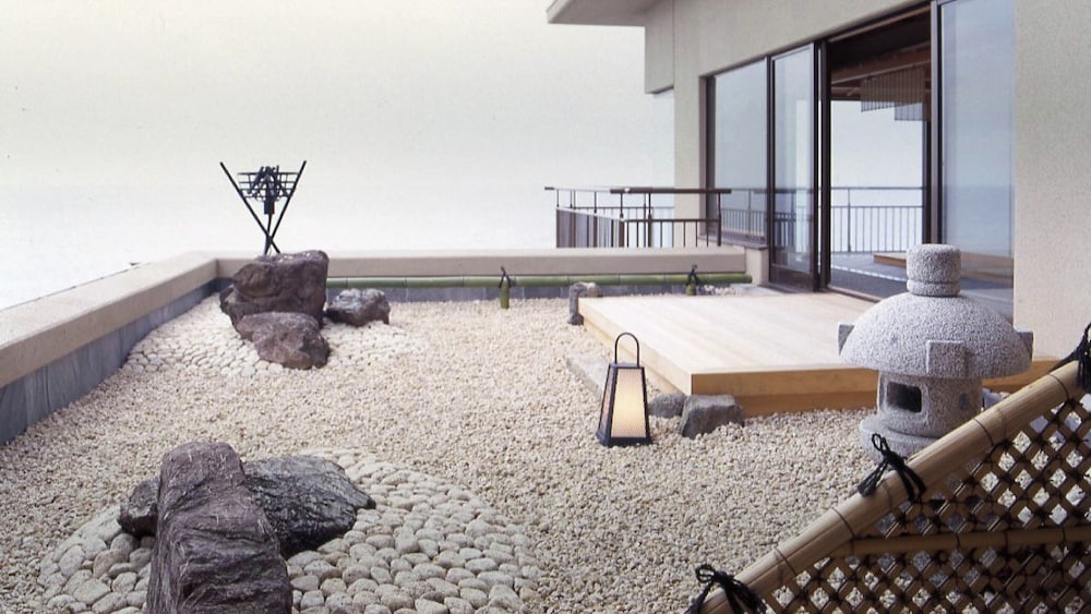 Panoramic Room, Ocean View (Japanese-Style) photo 3