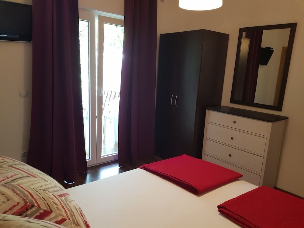 Apartment (Biserka - 50 m from beach - A1(2+1)) photo 2
