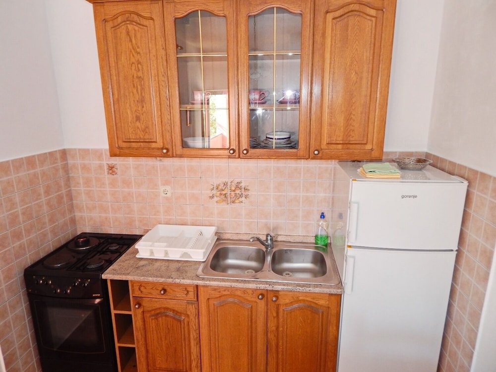 Apartment (Luce - family friendly & parking - A4)