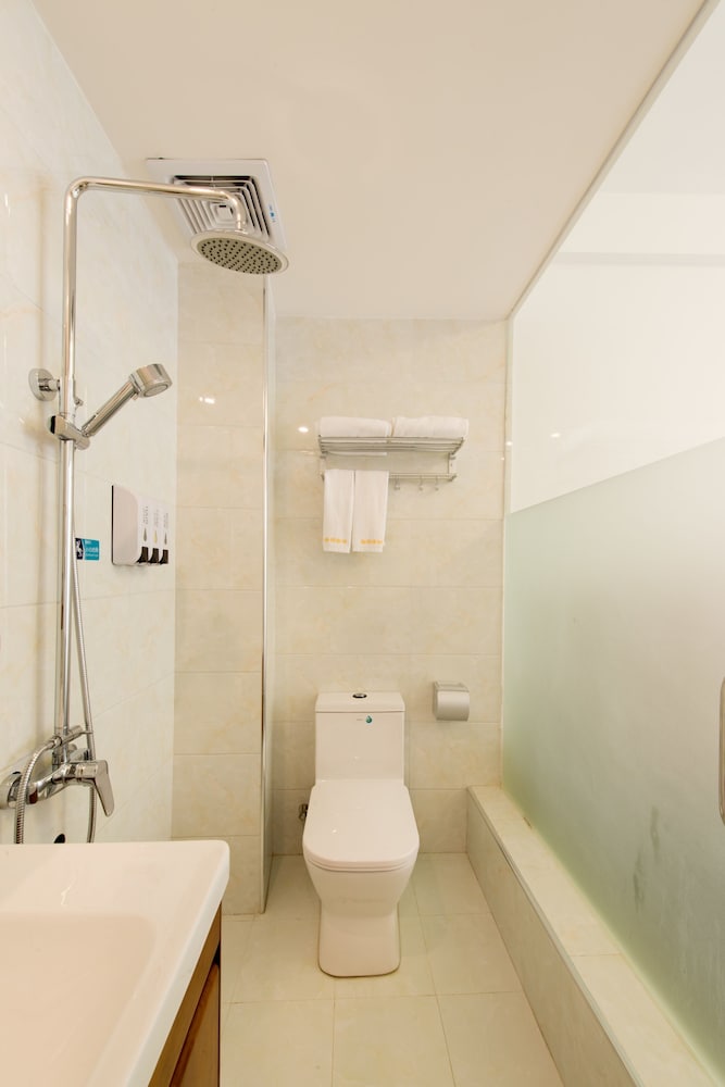Comfort Double Room Single Use, 1 King Bed photo 3