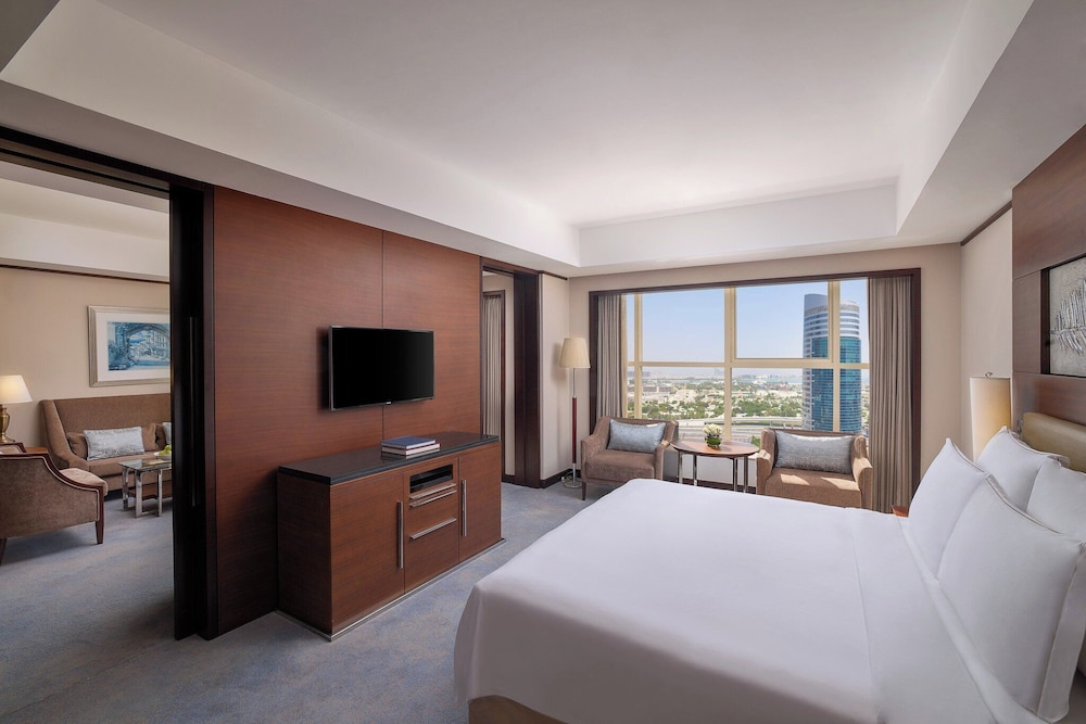 Executive Suite, 1 Bedroom, Club Lounge Access, City View