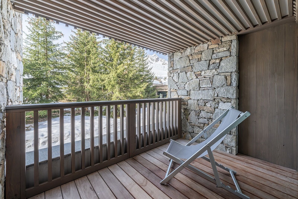 Room (Saulire,view on the trees,shower only)