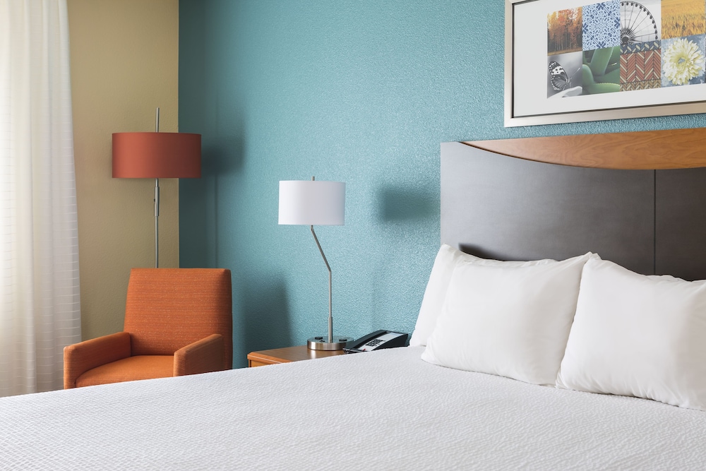 Room, 1 King Bed (Hearing Accessible) - Photo 1