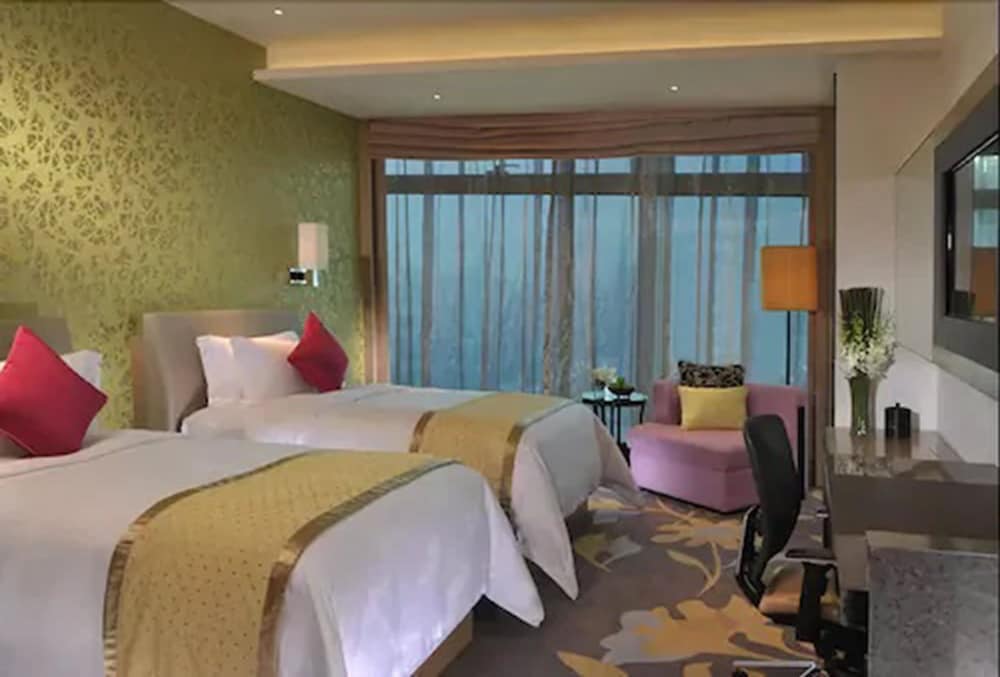 Elegant Twin Room