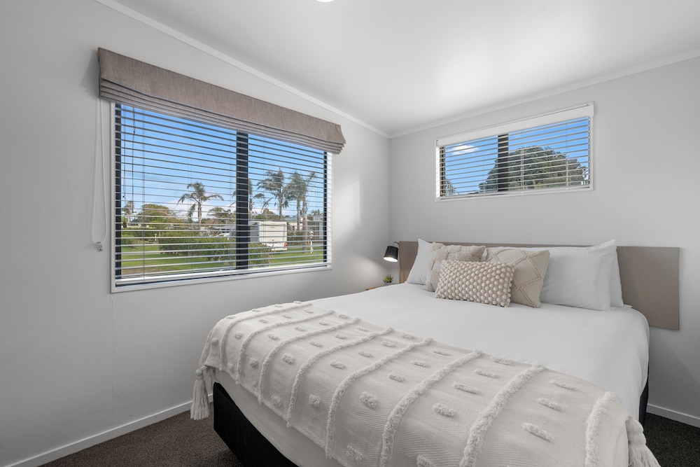 Self-Contained Unit (Park Motel - Access) (2BR) photo 2