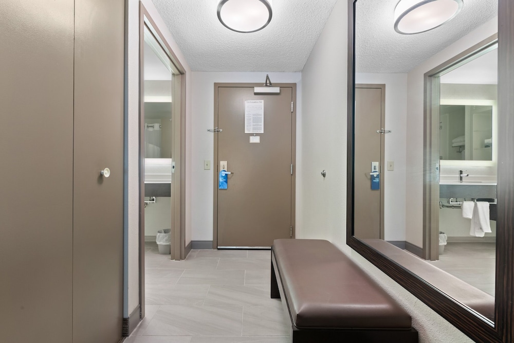 Standard Room, Accessible (Mobility) photo 2