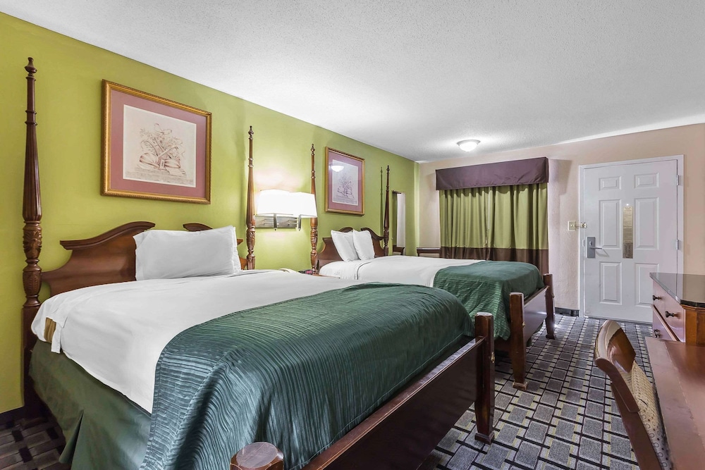 Double Room, 2 Queen Beds, Non Smoking - Photo 8