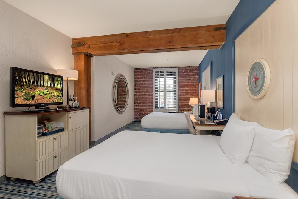 Room, 2 Queen Beds, Bay View - Photo 2