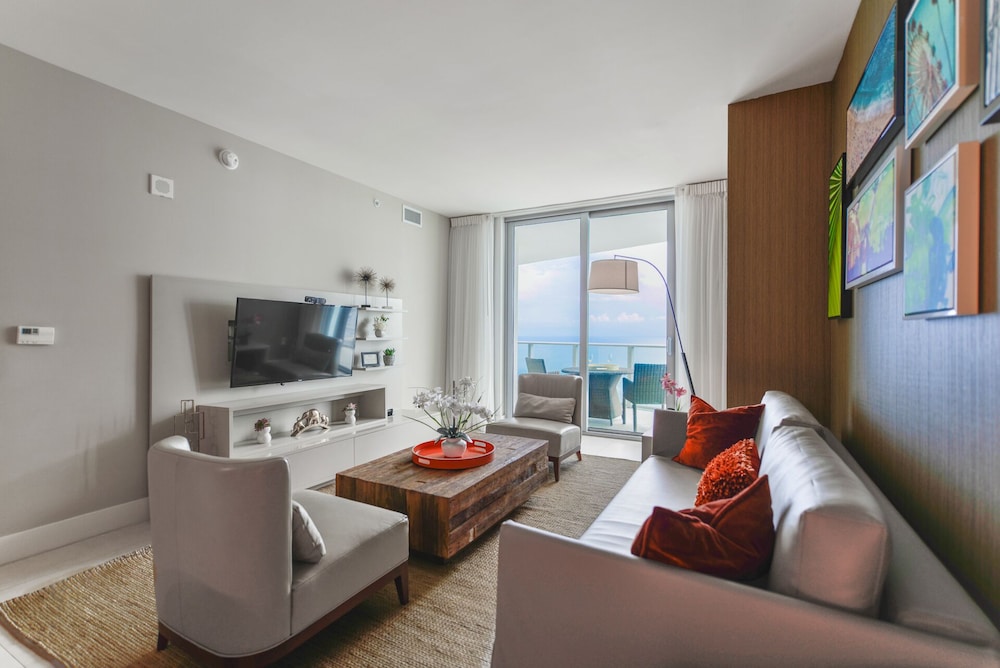 Luxury Condo, 1 Bedroom, Ocean View photo 1