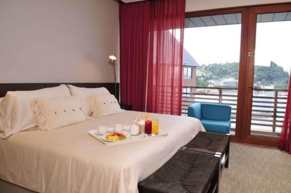 Standard Room, 1 King Bed photo 2