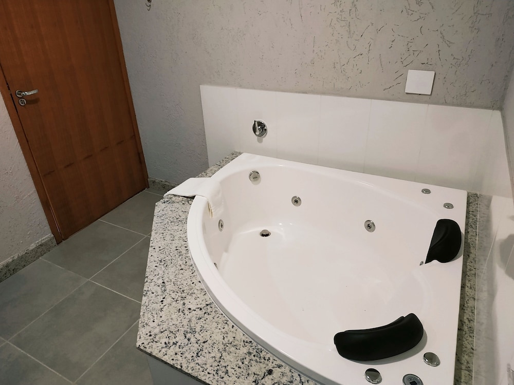 Deluxe Triple Room photo 3