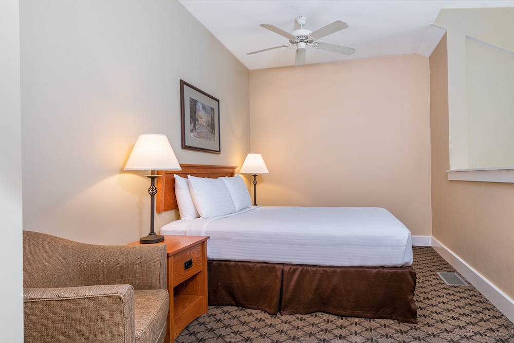 Suite, 1 Bedroom (Plus Loft) - Photo 3