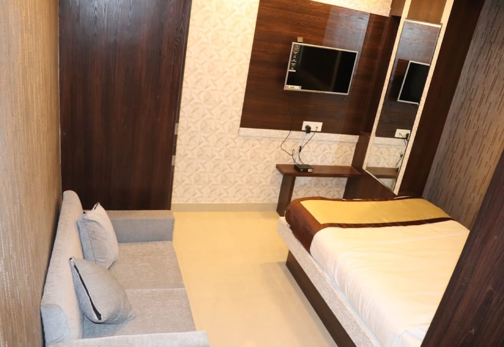 Executive Room - Photo 6