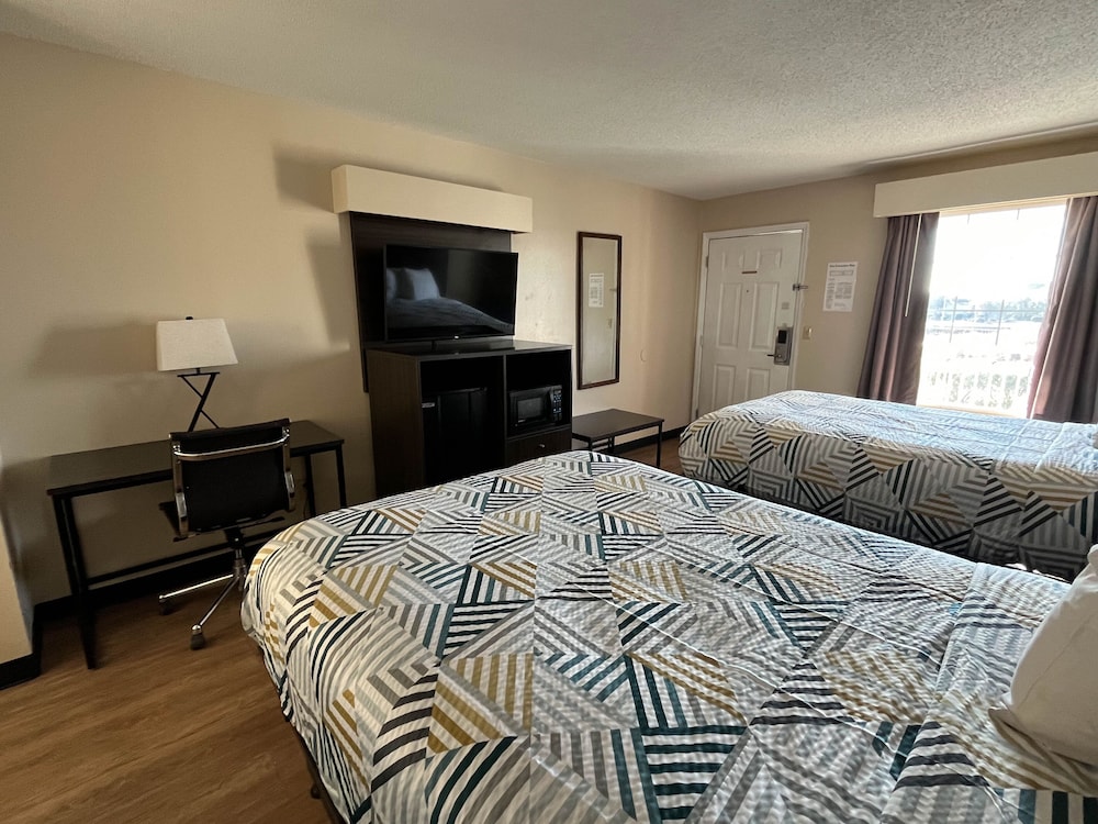 Deluxe Room, 2 Double Beds, Non Smoking, Refrigerator & Microwave - Photo 2