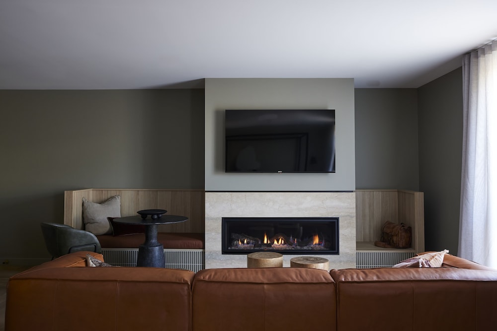 Luxury King Suite photo 3