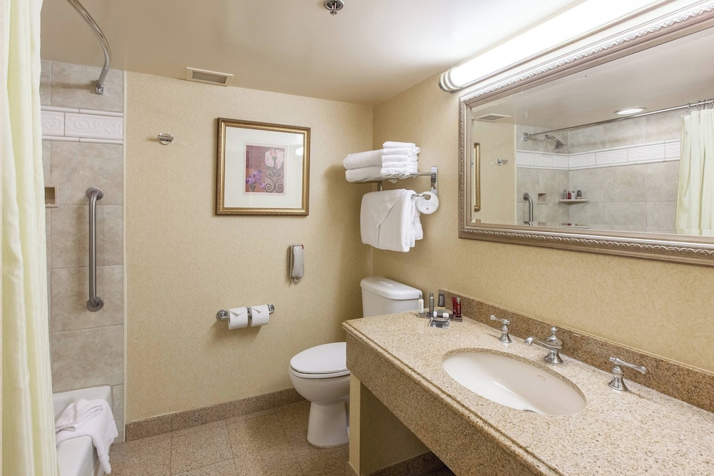 Room, Multiple Beds - Photo 6