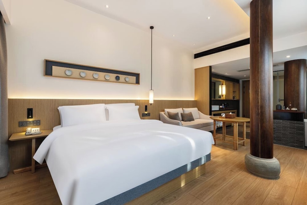 Signature Double Room, City View